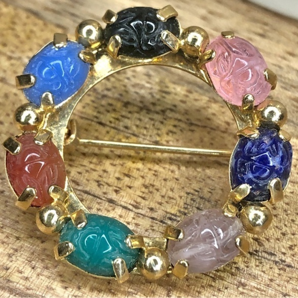 Egyptian Revival 60s Gold Tone Carved Lucite Multicolor Scarab Brooch Pin 1”inch - Picture 8 of 8